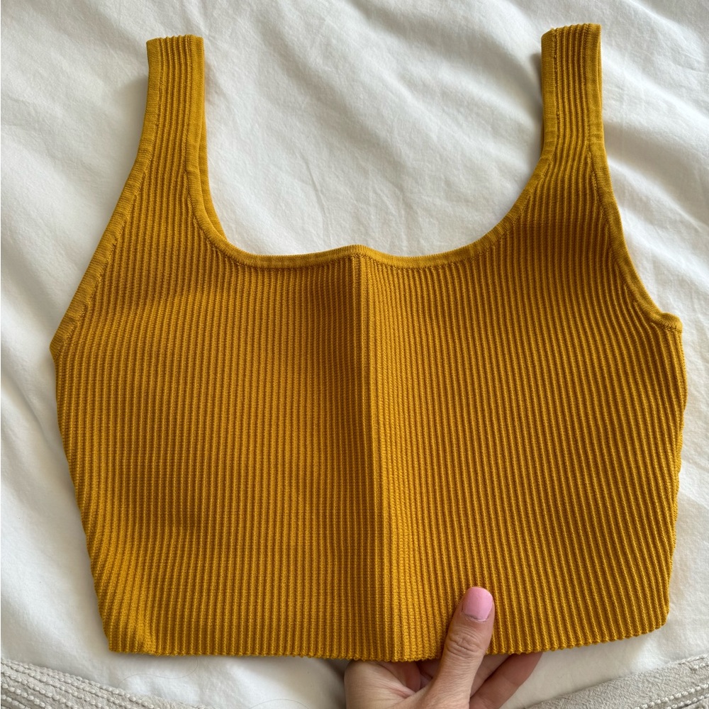 Aritzia Babaton Sculpt Knit Tank-Cropped